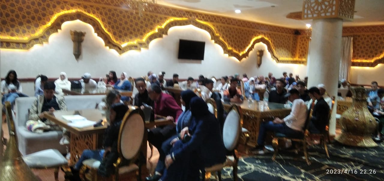 احتفاء بالشباب المبدع ؛ * شبكة المقاهي الثقافية بالمغرب / تنسيقية مكناس. * وقصر السعادة.                                         ينظمان : الملتقى الأول للشباب .