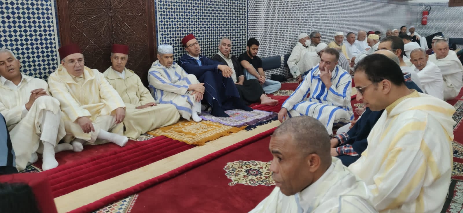 عامل عمالة مكناس يترأس بمسجد ” الحسن الثاني ” حفلا دينيا إحياء لليلة القدر المباركة عامل عمالة مكناس يترأس بمسجد ” الحسن الثاني ” حفلا دينيا إحياء لليلة القدر المباركة