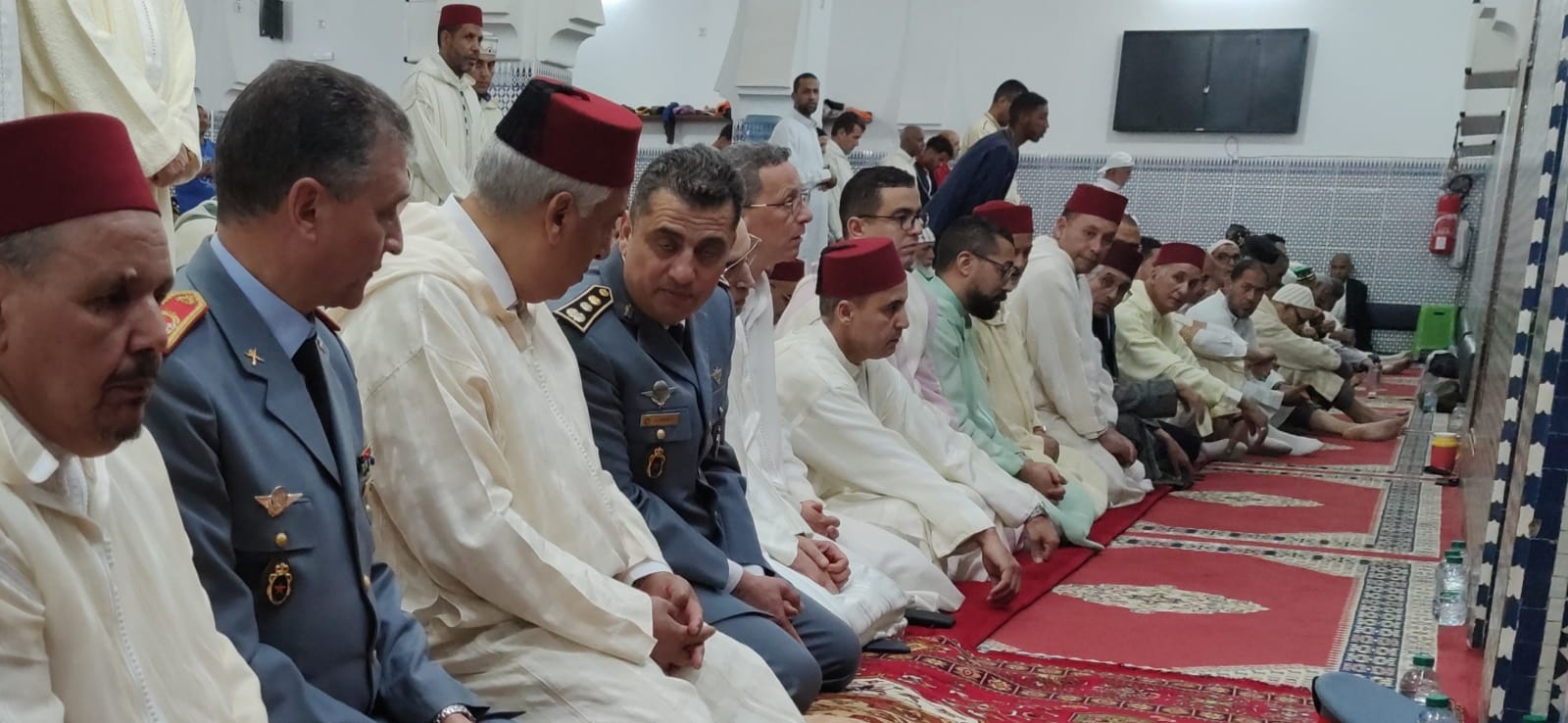 عامل عمالة مكناس يترأس بمسجد ” الحسن الثاني ” حفلا دينيا إحياء لليلة القدر المباركة عامل عمالة مكناس يترأس بمسجد ” الحسن الثاني ” حفلا دينيا إحياء لليلة القدر المباركة