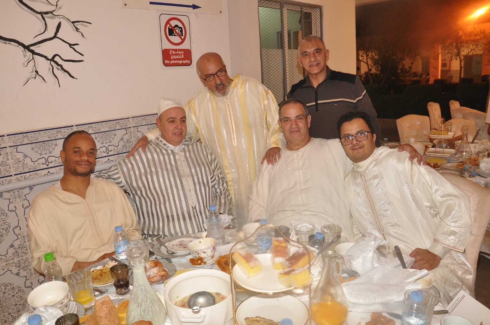 عامل عمالة مكناس يتراس افطار جماعي لفائدة نزلاء دار المسنين بمكناس