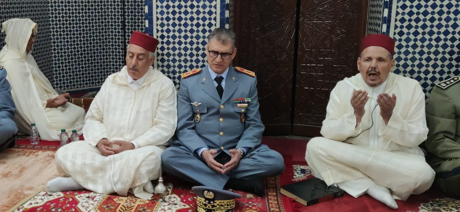 عامل عمالة مكناس يترأس بمسجد ” الحسن الثاني ” حفلا دينيا إحياء لليلة القدر المباركة عامل عمالة مكناس يترأس بمسجد ” الحسن الثاني ” حفلا دينيا إحياء لليلة القدر المباركة