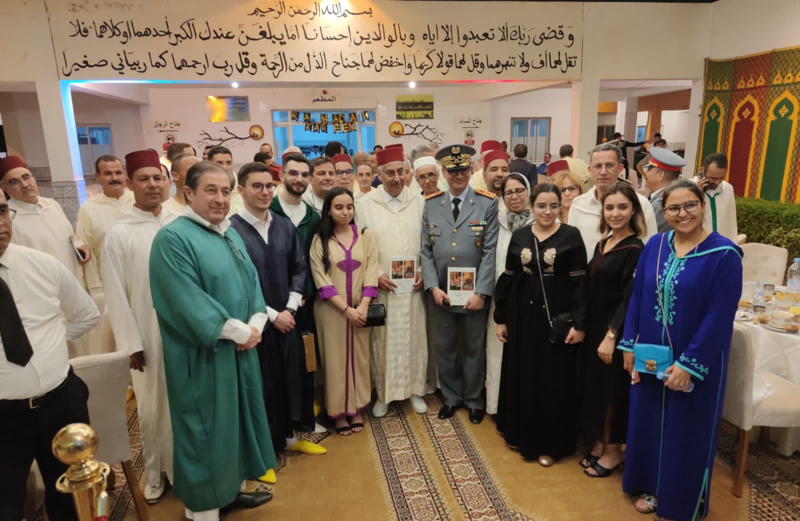 عامل عمالة مكناس يتراس افطار جماعي لفائدة نزلاء دار المسنين بمكناس