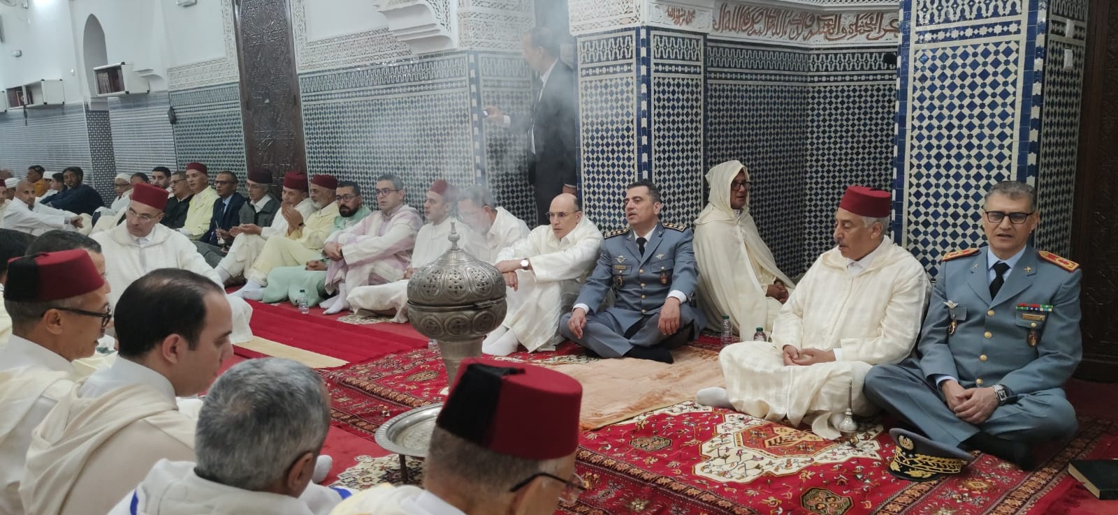 عامل عمالة مكناس يترأس بمسجد ” الحسن الثاني ” حفلا دينيا إحياء لليلة القدر المباركة عامل عمالة مكناس يترأس بمسجد ” الحسن الثاني ” حفلا دينيا إحياء لليلة القدر المباركة