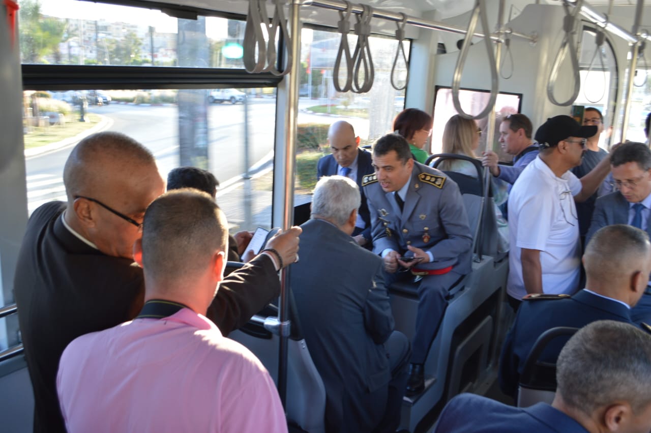 عامل عمالة مكناس السيد عبد الغني الصبار يدشن  أسطول الحافلات الجديدة لتعزيز النقل الحضري بالعاصمة الإسماعيلية