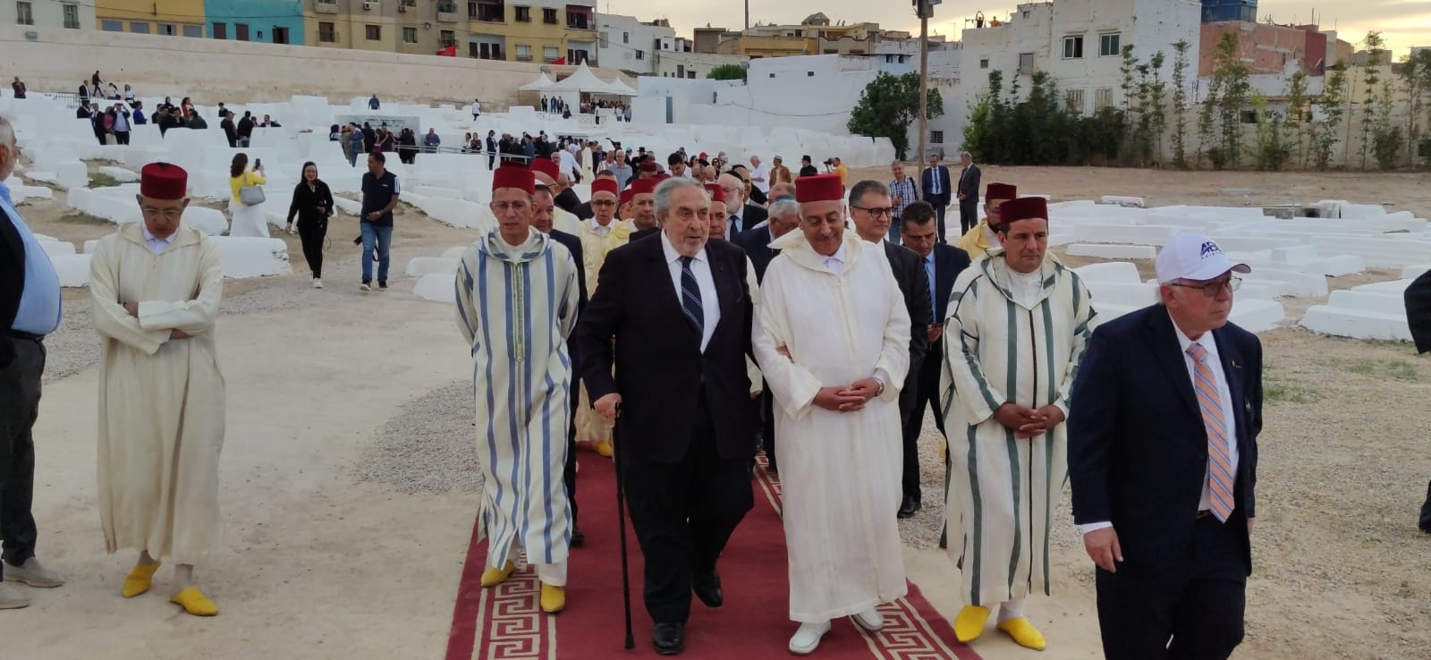 الطائفة اليهودية بالمغرب تحيي بالمقبرة اليهودية بمكناس طقوس هيلولة الطائفة اليهودية بالمغرب تحيي بالمقبرة اليهودية بمكناس طقوس هيلولة