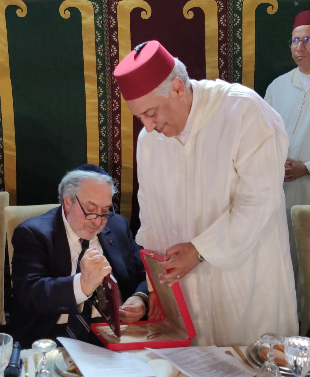 الطائفة اليهودية بالمغرب تحيي بالمقبرة اليهودية بمكناس طقوس هيلولة الطائفة اليهودية بالمغرب تحيي بالمقبرة اليهودية بمكناس طقوس هيلولة