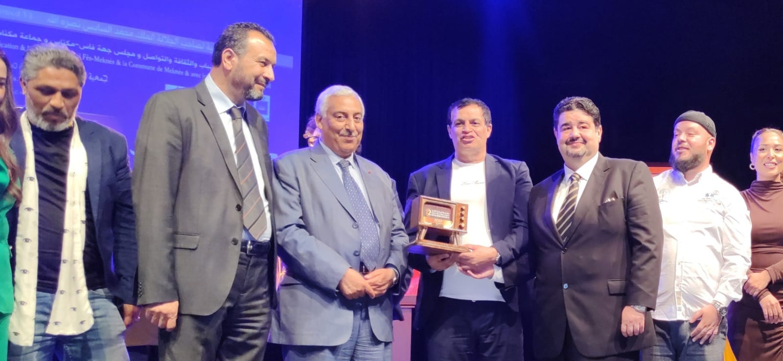 فعاليات مهرجان مكناس للدراما التلفزية تعرف نجاحا كبيرا باستقبال جمهور غفير حج الى دار الثقافة محمد المنوني، وساحة لاكورا طيلة الخمسة ايام فعاليات مهرجان مكناس للدراما التلفزية تعرف نجاحا كبيرا باستقبال جمهور غفير حج الى دار الثقافة محمد المنوني، وساحة لاكورا طيلة الخمسة ايام