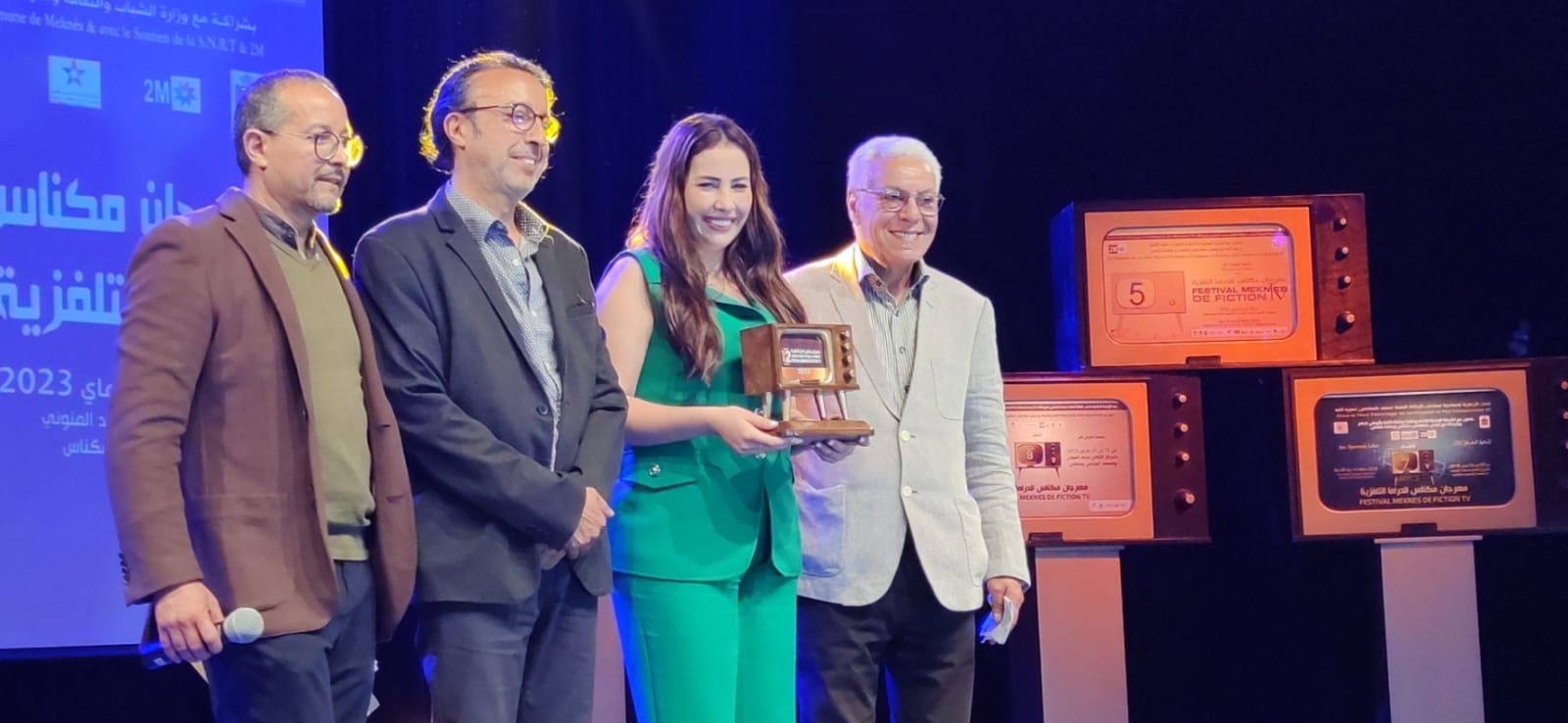 فعاليات مهرجان مكناس للدراما التلفزية تعرف نجاحا كبيرا باستقبال جمهور غفير حج الى دار الثقافة محمد المنوني، وساحة لاكورا طيلة الخمسة ايام فعاليات مهرجان مكناس للدراما التلفزية تعرف نجاحا كبيرا باستقبال جمهور غفير حج الى دار الثقافة محمد المنوني، وساحة لاكورا طيلة الخمسة ايام