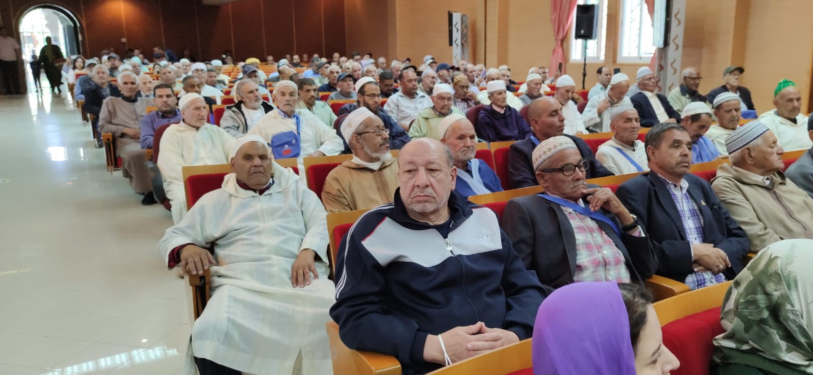 السيد عبد الغني الصبار عامل عمالة مكناس يترأس حفل توديع أول فوج حجاج بيت الله الحرام السيد عبد الغني الصبار عامل عمالة مكناس يترأس حفل توديع أول فوج حجاج بيت الله الحرام