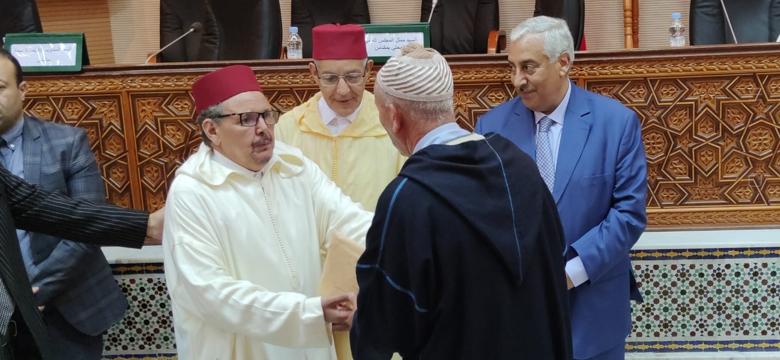 السيد عبد الغني الصبار عامل عمالة مكناس يترأس حفل توديع أول فوج حجاج بيت الله الحرام السيد عبد الغني الصبار عامل عمالة مكناس يترأس حفل توديع أول فوج حجاج بيت الله الحرام