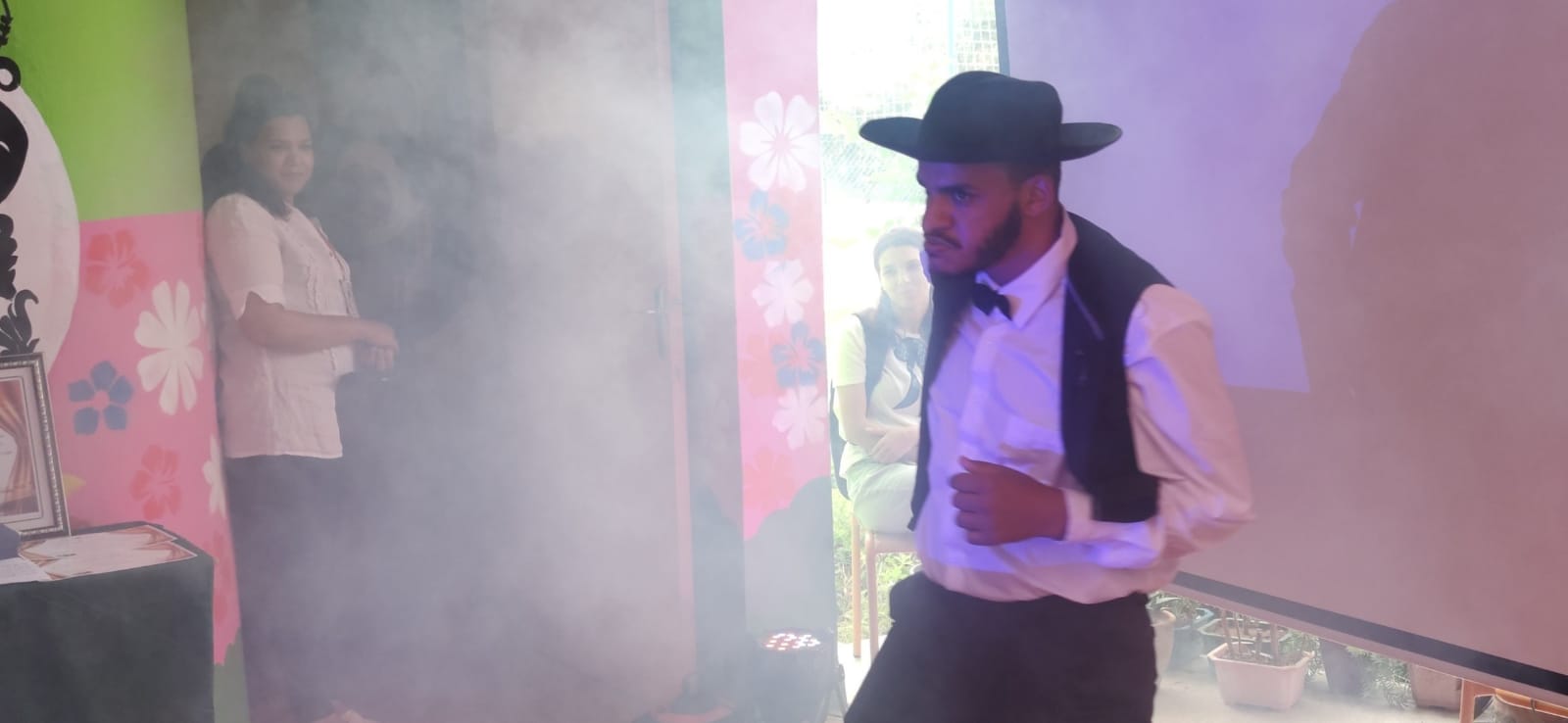 المديرية الإقليمية لوزارة التربية الوطنية بمكناس : تنظم الملتقى الإقليمي الثالث لذوي الاحتياجات الخاصة بمدرسة ابن الونان الابتدائية بمكناس / حمرية المديرية الإقليمية لوزارة التربية الوطنية بمكناس : تنظم الملتقى الإقليمي الثالث لذوي الاحتياجات الخاصة بمدرسة ابن الونان الابتدائية بمكناس / حمرية