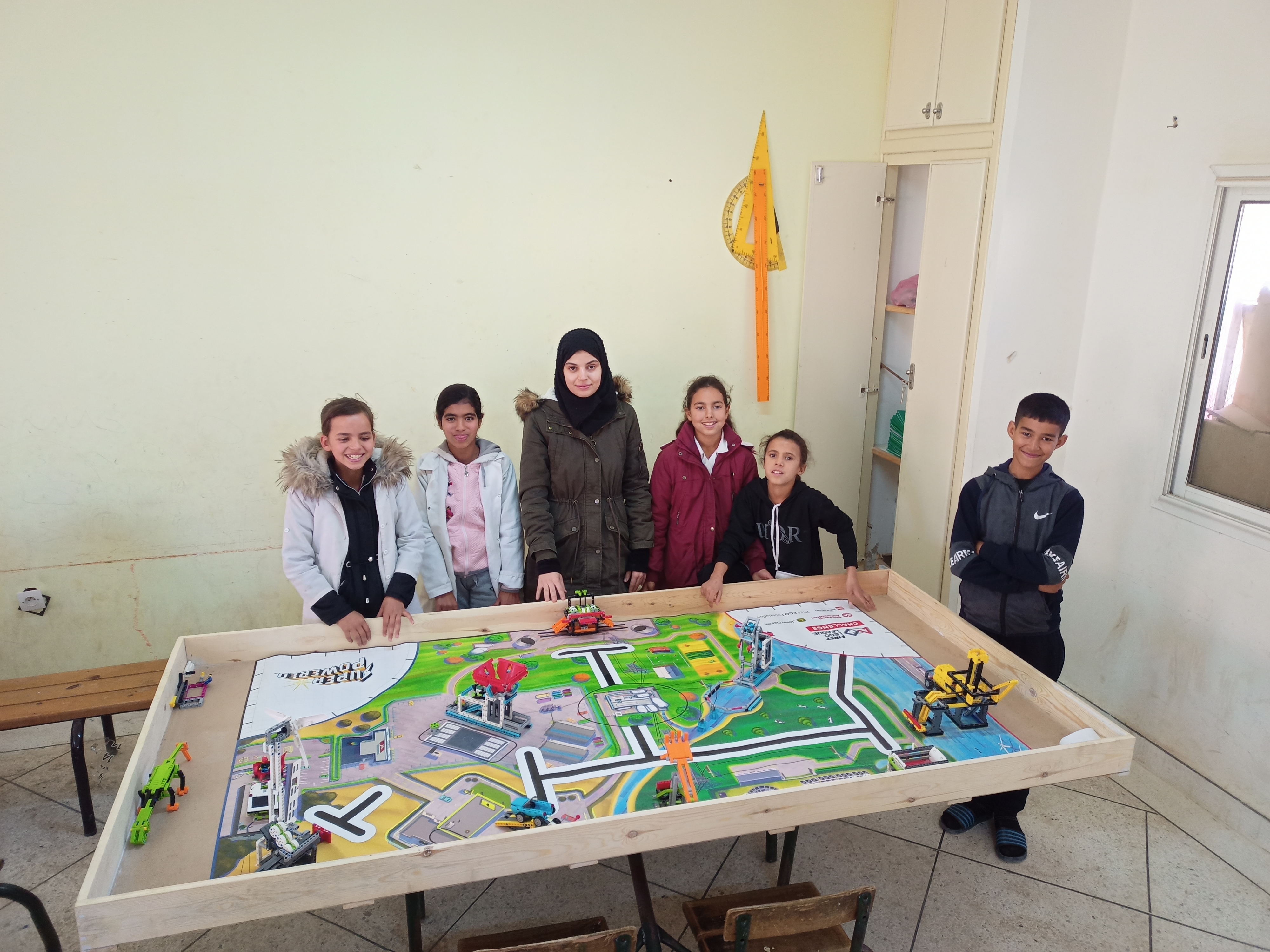 مشاركات متميزة للنادي الرقمي بمجموعة مدارس آيت احساين بمكناس. مشاركات متميزة للنادي الرقمي بمجموعة مدارس آيت احساين بمكناس.