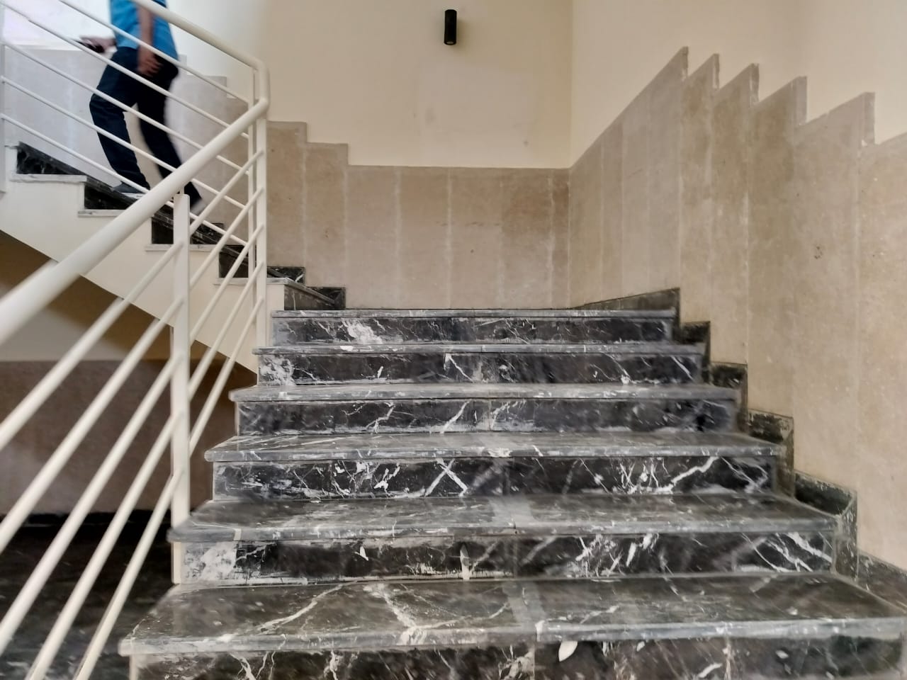 اعلان بخصوص تاريخ الشروع في العمل بمقر المحكمة الجديدة (بحمرية) بمكناس اعلان بخصوص تاريخ الشروع في العمل بمقر المحكمة الجديدة (بحمرية) بمكناس