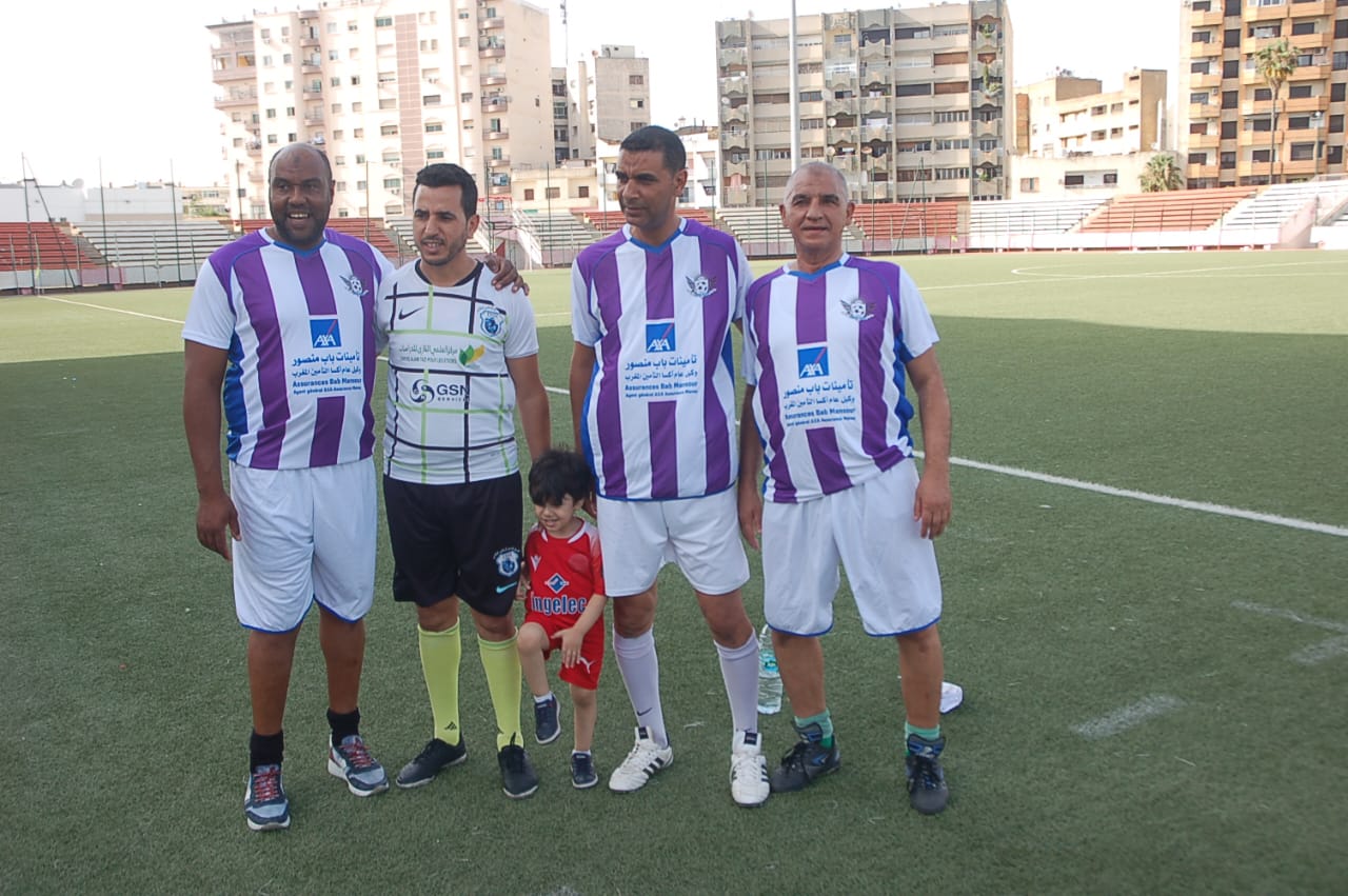 تكريم اللاعب السابق للكوديم “محسن الشوفي” أحد الوجوه التي اعطت الشيء الكثير للعاصمة الاسماعيلية تكريم اللاعب السابق للكوديم “محسن الشوفي” أحد الوجوه التي اعطت الشيء الكثير للعاصمة الاسماعيلية