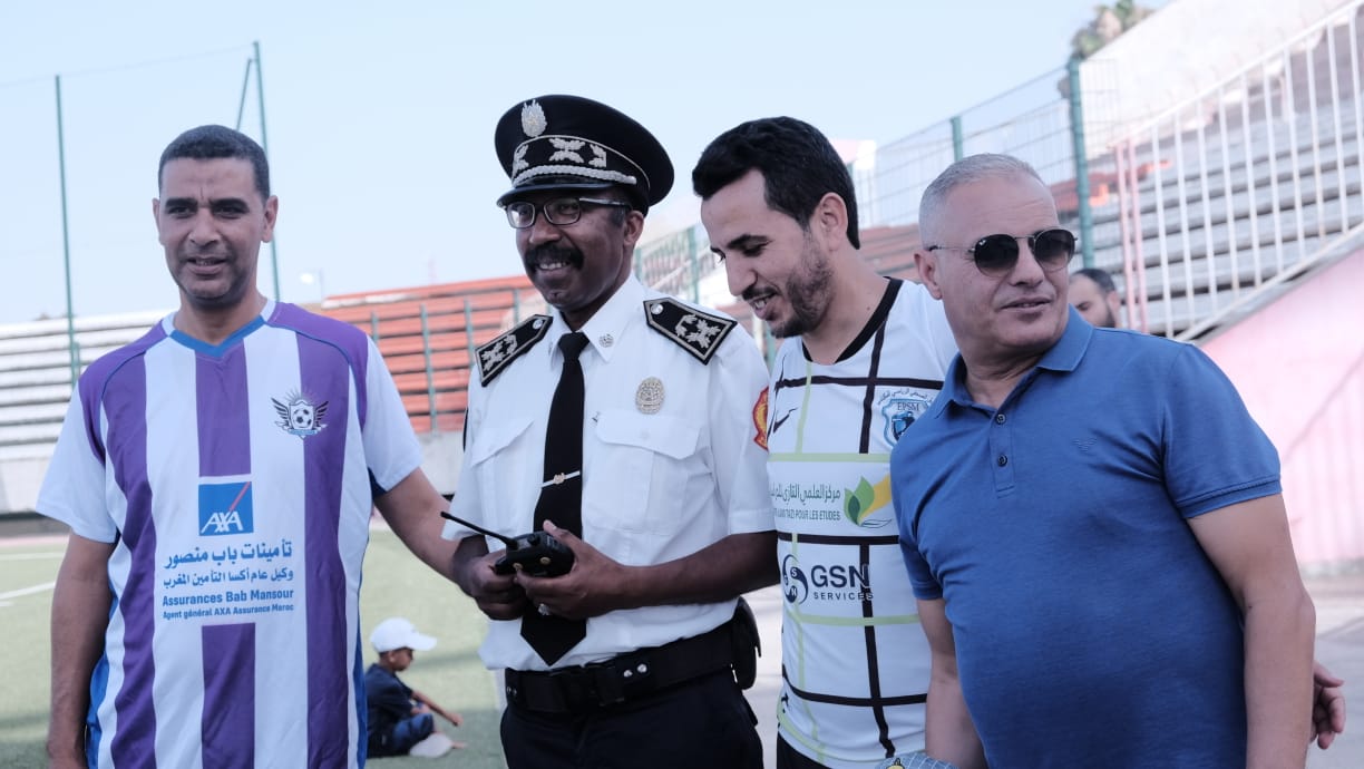 تكريم اللاعب السابق للكوديم “محسن الشوفي” أحد الوجوه التي اعطت الشيء الكثير للعاصمة الاسماعيلية تكريم اللاعب السابق للكوديم “محسن الشوفي” أحد الوجوه التي اعطت الشيء الكثير للعاصمة الاسماعيلية