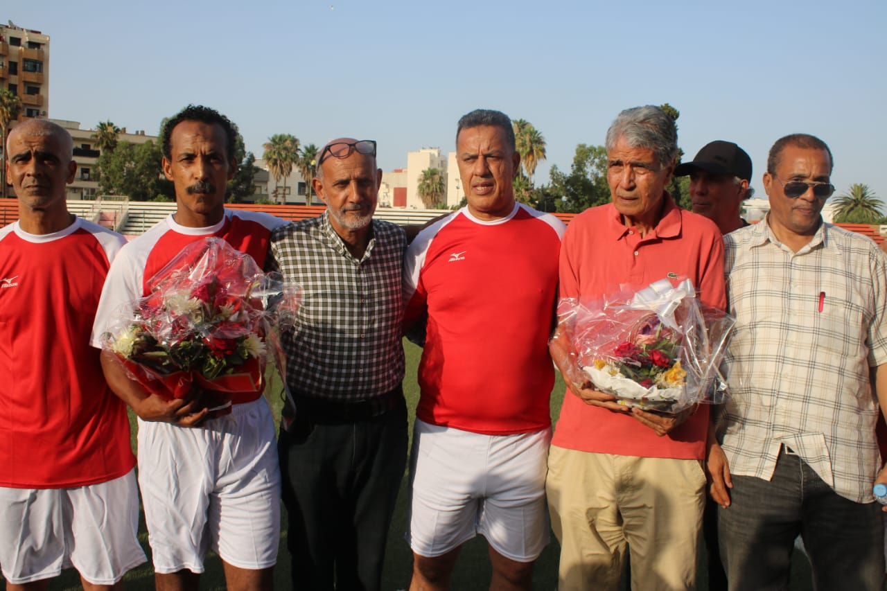 تكريم اللاعب السابق للكوديم “محسن الشوفي” أحد الوجوه التي اعطت الشيء الكثير للعاصمة الاسماعيلية تكريم اللاعب السابق للكوديم “محسن الشوفي” أحد الوجوه التي اعطت الشيء الكثير للعاصمة الاسماعيلية