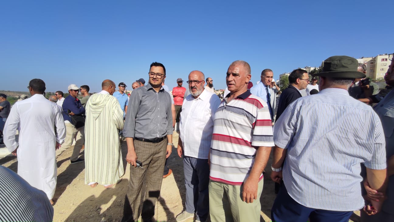 جنازة أبو بكر بلكورة تؤلف بين مختلف أطياف القوى السياسية بمكناس     و العاصمة الإسماعيلية تودع  أحد رجالاتها  الابرار  الى متواه الأخير