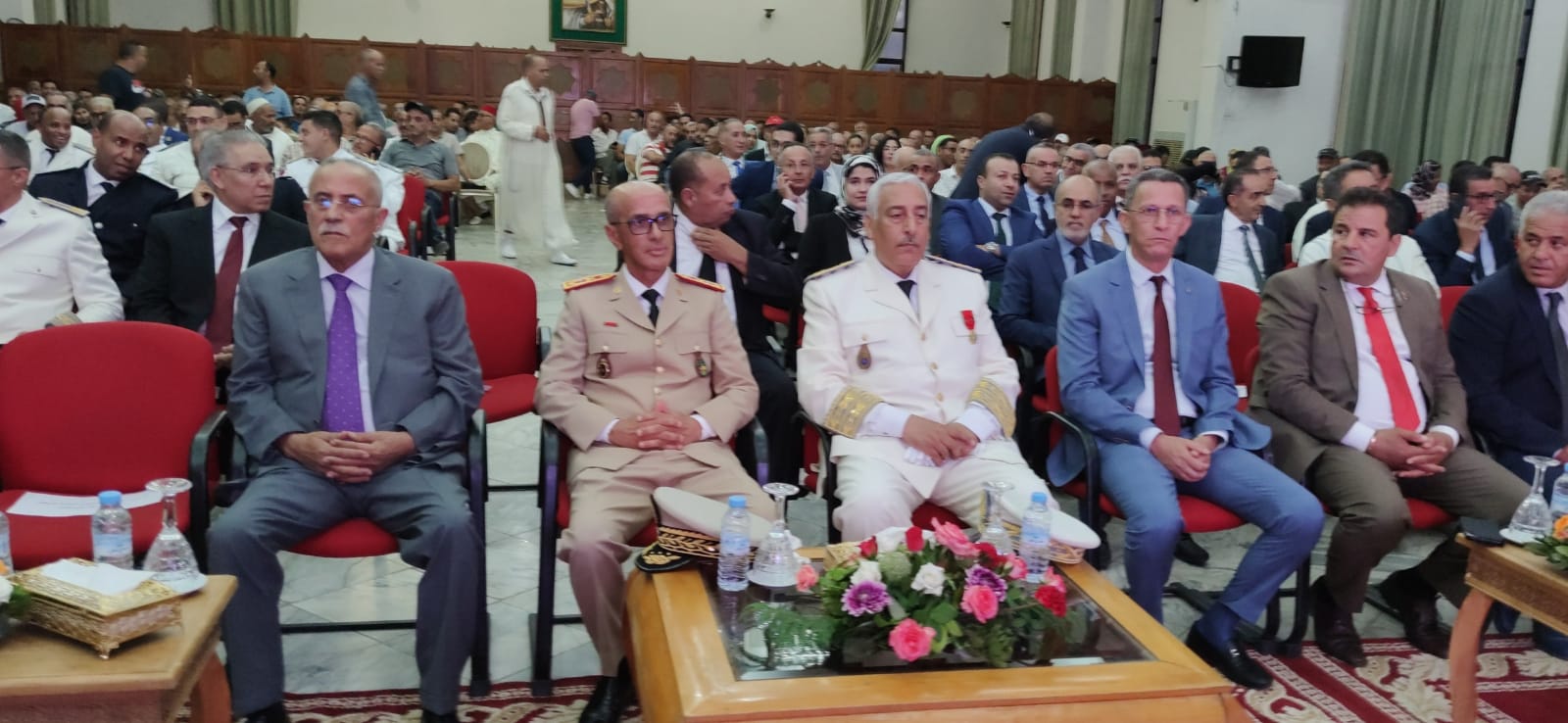 عامل عمالة مكناس يترأس مراسيم الانصات للخطاب الملكي بمناسبة الذكرى الـ 24 لعيد العرش المجيد عامل عمالة مكناس يترأس مراسيم الانصات للخطاب الملكي بمناسبة الذكرى الـ 24 لعيد العرش المجيد