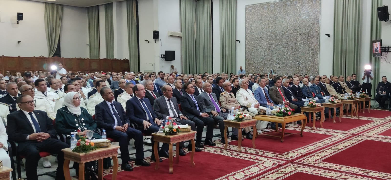 عامل عمالة مكناس يترأس مراسيم الانصات للخطاب الملكي بمناسبة الذكرى الـ 24 لعيد العرش المجيد عامل عمالة مكناس يترأس مراسيم الانصات للخطاب الملكي بمناسبة الذكرى الـ 24 لعيد العرش المجيد