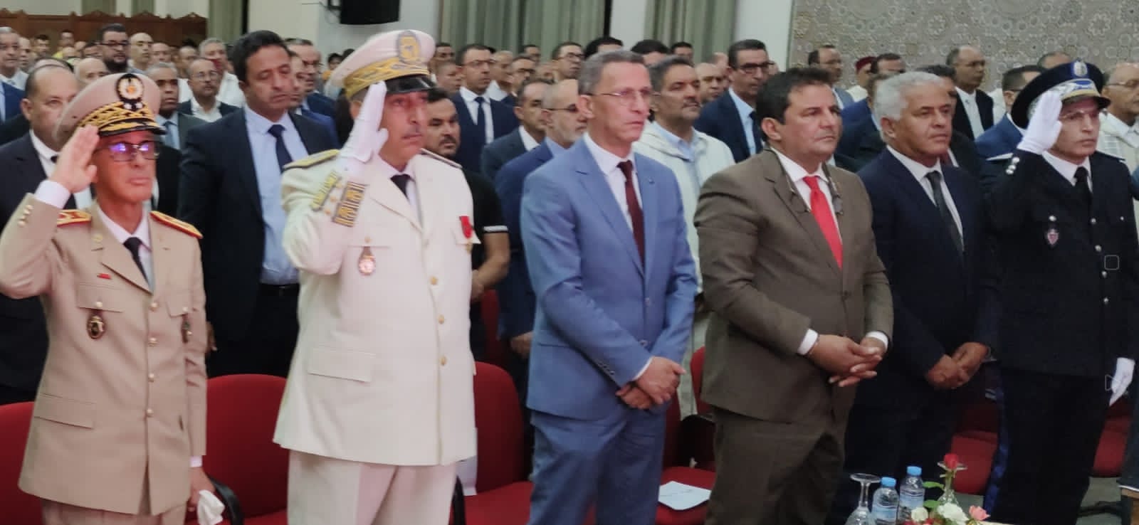 عامل عمالة مكناس يترأس مراسيم الانصات للخطاب الملكي بمناسبة الذكرى الـ 24 لعيد العرش المجيد عامل عمالة مكناس يترأس مراسيم الانصات للخطاب الملكي بمناسبة الذكرى الـ 24 لعيد العرش المجيد