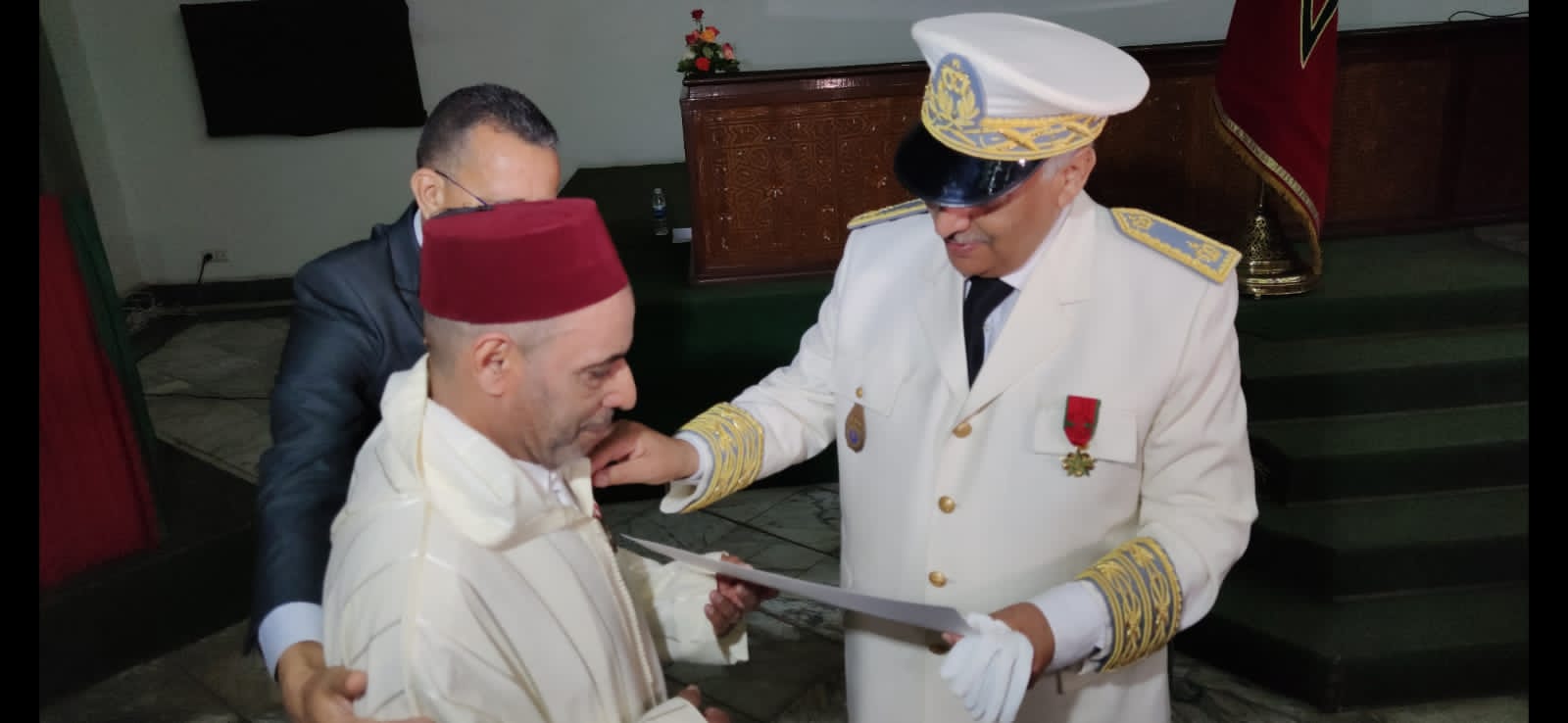 عامل عمالة مكناس يترأس مراسيم الانصات للخطاب الملكي بمناسبة الذكرى الـ 24 لعيد العرش المجيد عامل عمالة مكناس يترأس مراسيم الانصات للخطاب الملكي بمناسبة الذكرى الـ 24 لعيد العرش المجيد