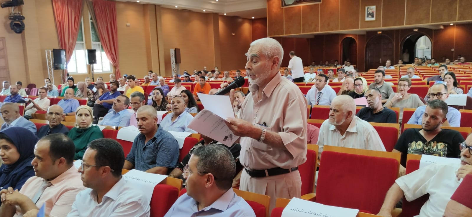 عامل مكناس يتواصل مع مغاربة العالم  في يومهم الوطني