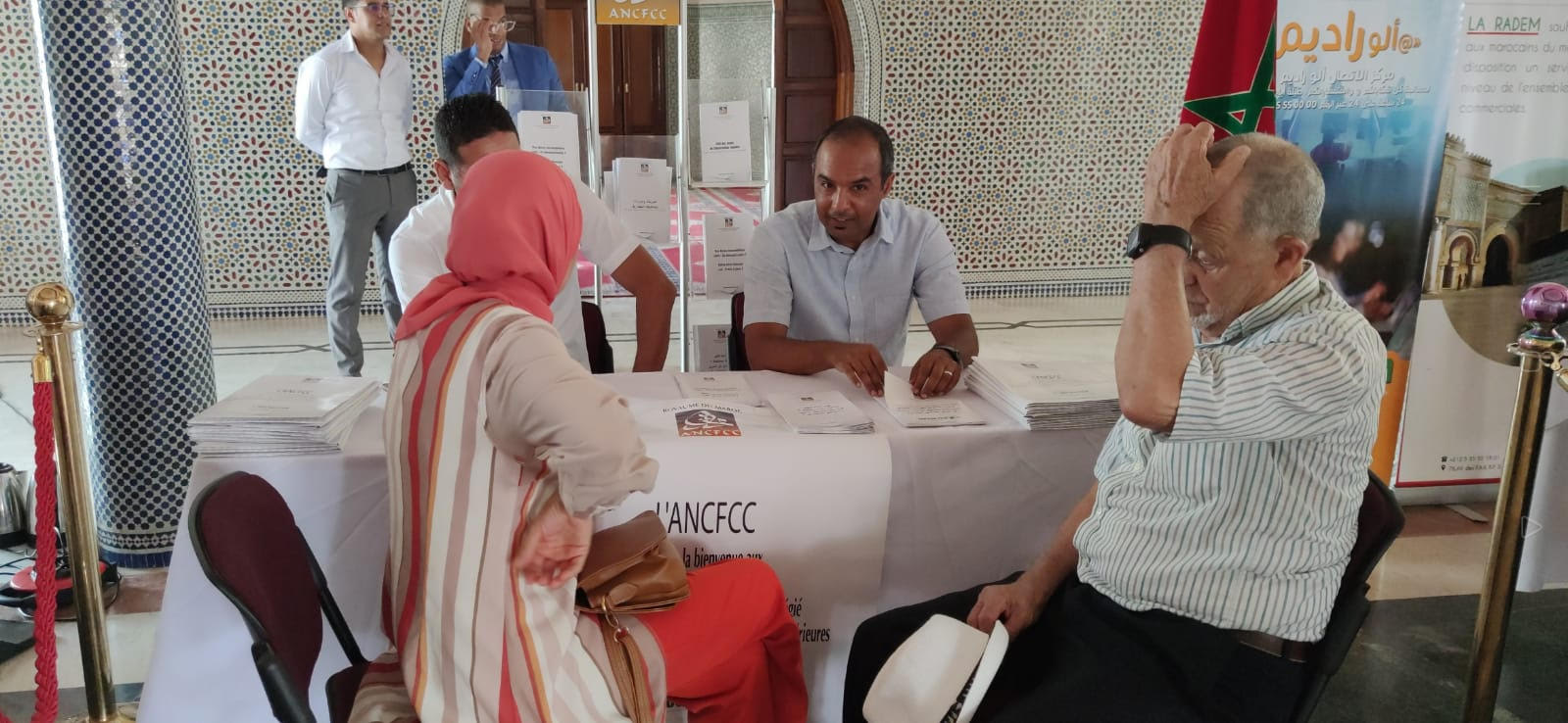 عامل مكناس يتواصل مع مغاربة العالم  في يومهم الوطني