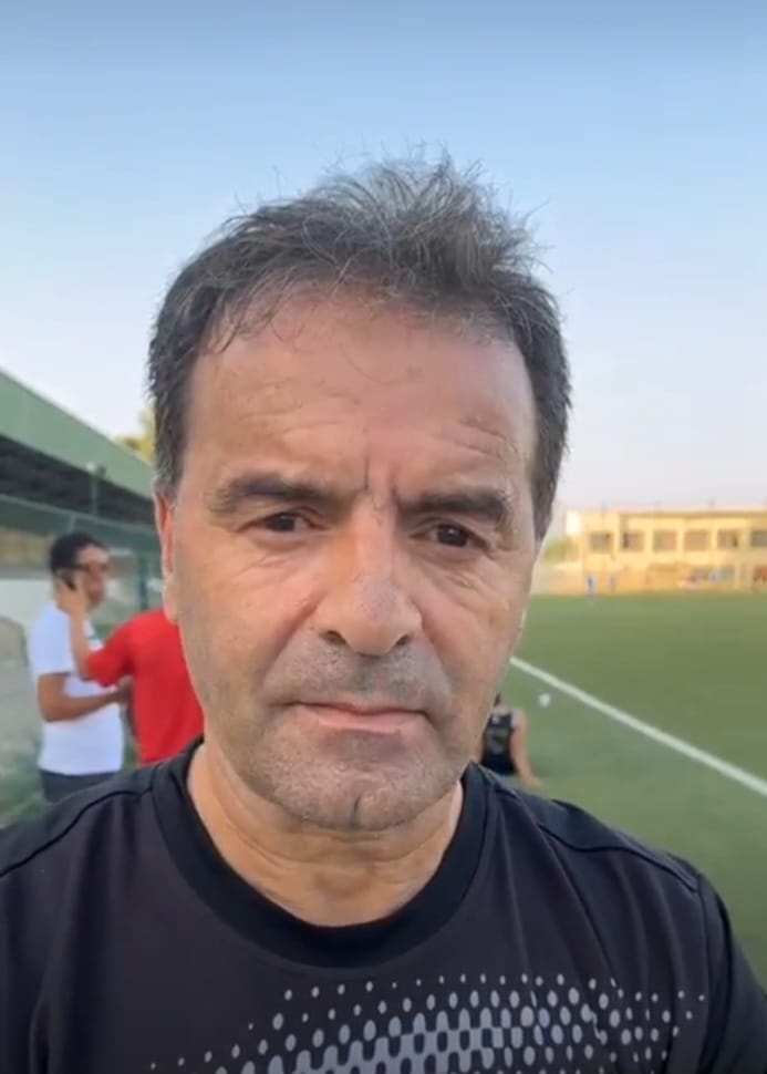 في مقابلة ودية مع فريق نادي مليلية قدماء النادي المكناسي يربطون الماضي بالحاضر فوق أرضية الملعب البلدي في مقابلة ودية مع فريق نادي مليلية قدماء النادي المكناسي يربطون الماضي بالحاضر فوق أرضية الملعب البلدي