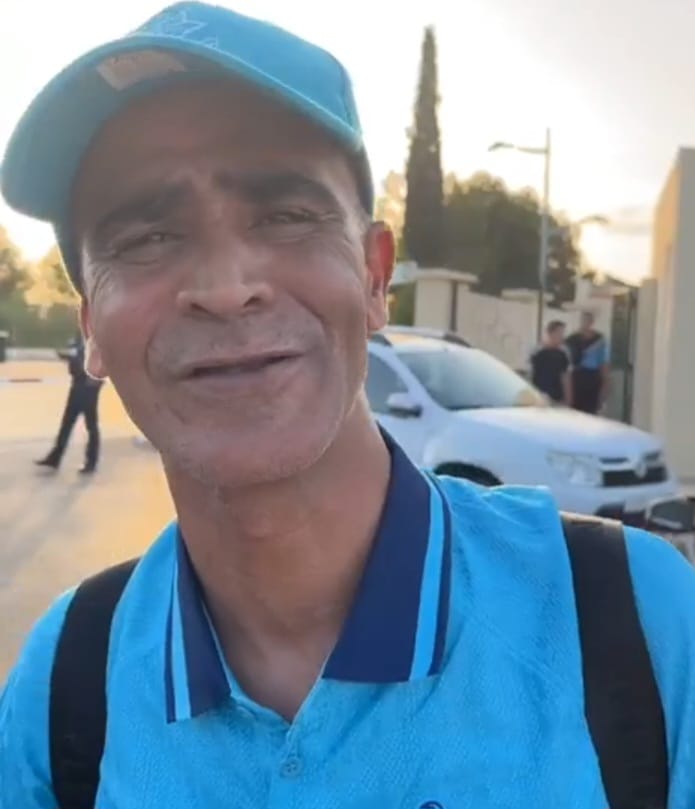 في مقابلة ودية مع فريق نادي مليلية قدماء النادي المكناسي يربطون الماضي بالحاضر فوق أرضية الملعب البلدي في مقابلة ودية مع فريق نادي مليلية قدماء النادي المكناسي يربطون الماضي بالحاضر فوق أرضية الملعب البلدي