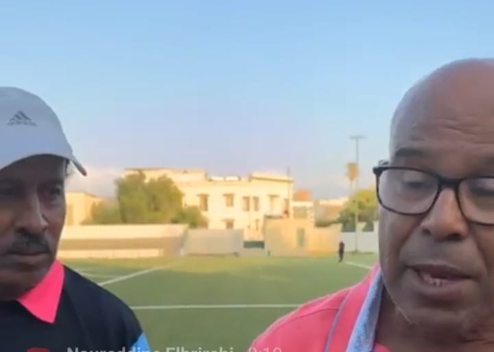 في مقابلة ودية مع فريق نادي مليلية قدماء النادي المكناسي يربطون الماضي بالحاضر فوق أرضية الملعب البلدي في مقابلة ودية مع فريق نادي مليلية قدماء النادي المكناسي يربطون الماضي بالحاضر فوق أرضية الملعب البلدي