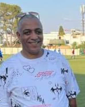 في مقابلة ودية مع فريق نادي مليلية قدماء النادي المكناسي يربطون الماضي بالحاضر فوق أرضية الملعب البلدي في مقابلة ودية مع فريق نادي مليلية قدماء النادي المكناسي يربطون الماضي بالحاضر فوق أرضية الملعب البلدي