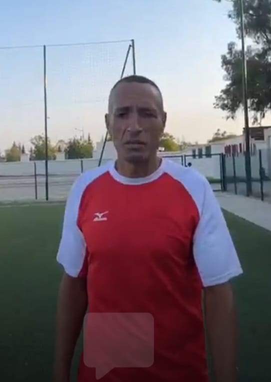 في مقابلة ودية مع فريق نادي مليلية قدماء النادي المكناسي يربطون الماضي بالحاضر فوق أرضية الملعب البلدي في مقابلة ودية مع فريق نادي مليلية قدماء النادي المكناسي يربطون الماضي بالحاضر فوق أرضية الملعب البلدي