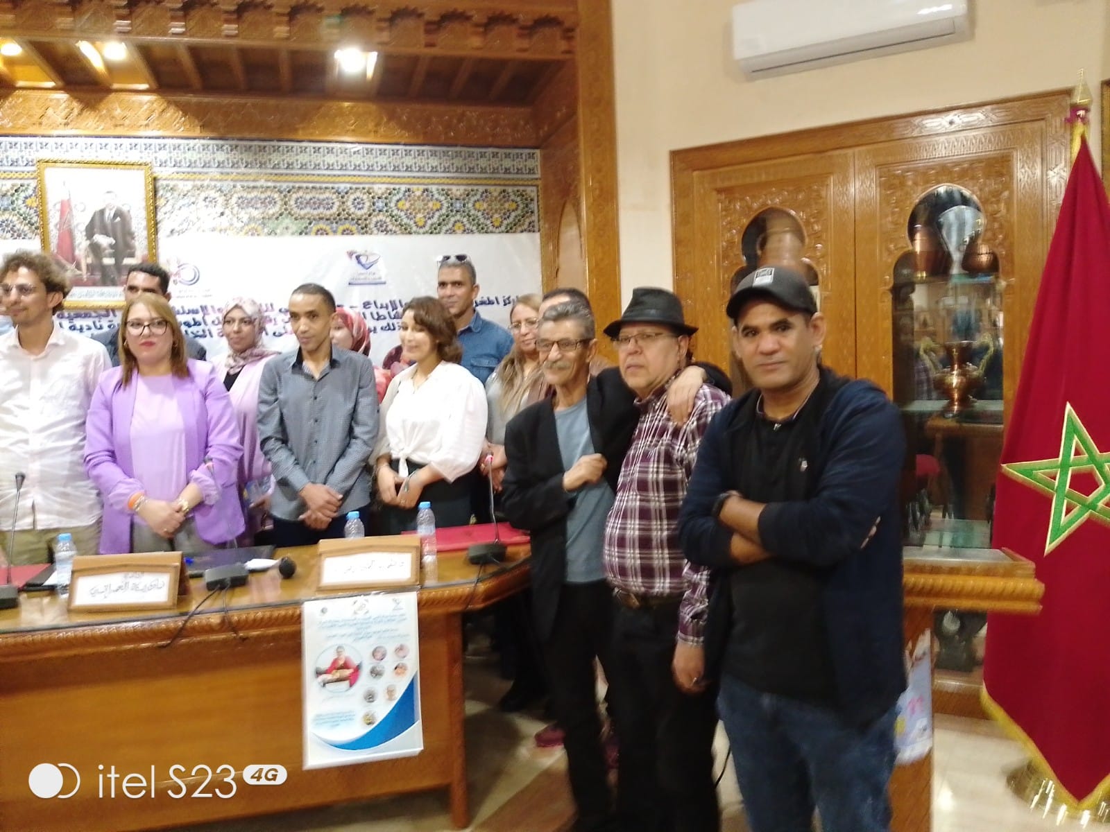 حفل توقيع ديوان الشاعرة و الفنانة التشكيلية نادية العمراتي 