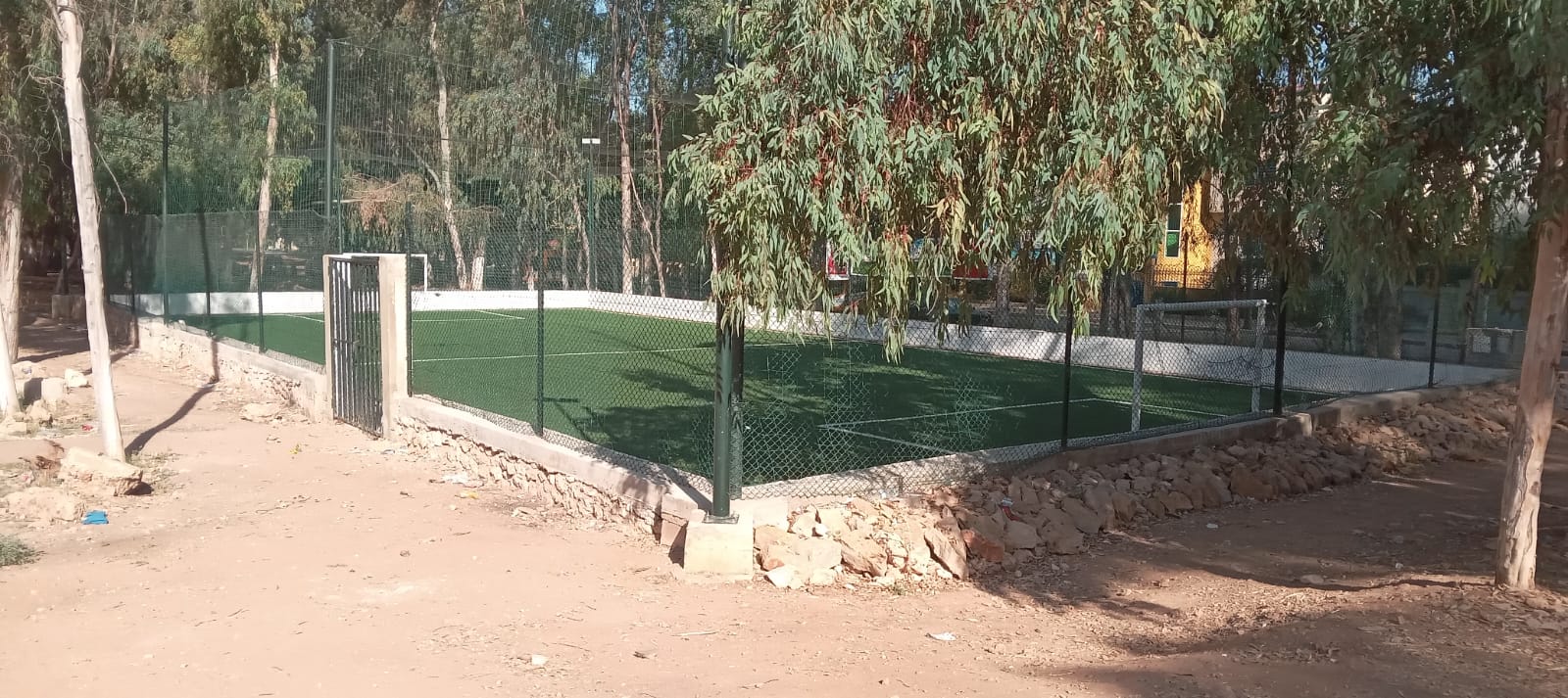 تمخض الجبل فولد فأرا عبارة تنطبق على انشاء ملعب القرب بحي المنصور بمكناس تمخض الجبل فولد فأرا عبارة تنطبق على انشاء ملعب القرب بحي المنصور بمكناس