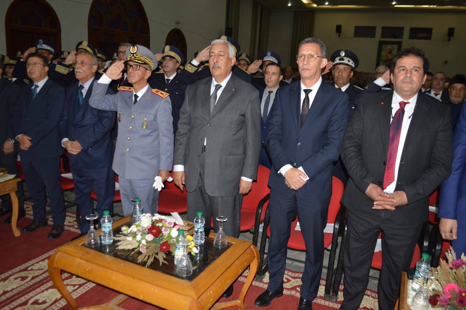 عامل عمالة مكناس يترأس مراسيم الإنصات للخطاب الملكي السامي بمناسبة الذكرى الـ 48 للمسيرة الخضراء المظفرة