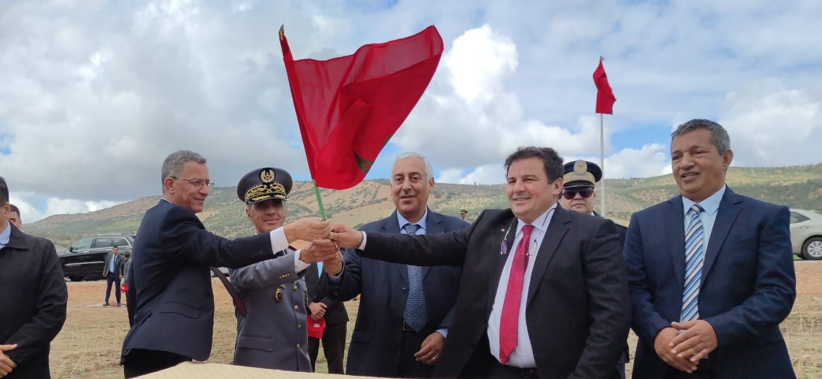 السيد عبدالغني الصبار عامل عمالة مكناس يعطي إنطلاقة مشاريع تنموية تزامنا مع الذكرى الـ 48 لانطلاق المسيرة الخضراء