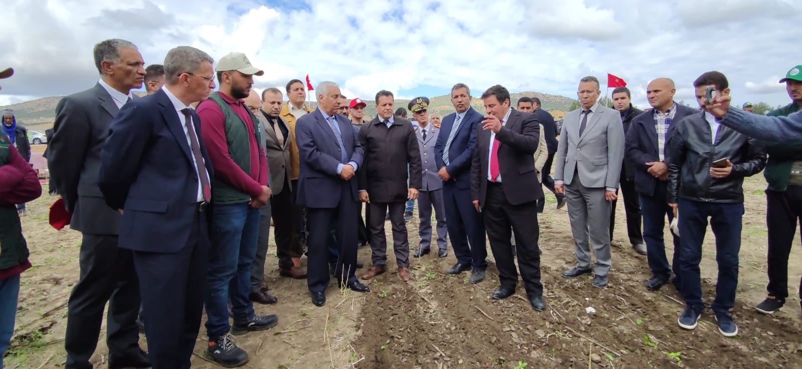 السيد عبدالغني الصبار عامل عمالة مكناس يعطي إنطلاقة مشاريع تنموية تزامنا مع الذكرى الـ 48 لانطلاق المسيرة الخضراء