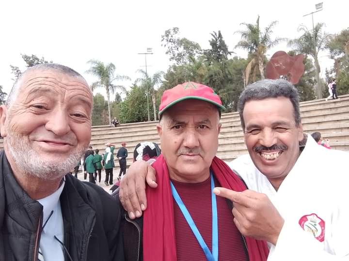 إطارات جمعوية محلية مكناسية، تحتفل بالذكرى 48 للمسيرة الخضراء المظفرة وسط مدينة مكناس . إطارات جمعوية محلية مكناسية، تحتفل بالذكرى 48 للمسيرة الخضراء المظفرة وسط مدينة مكناس .