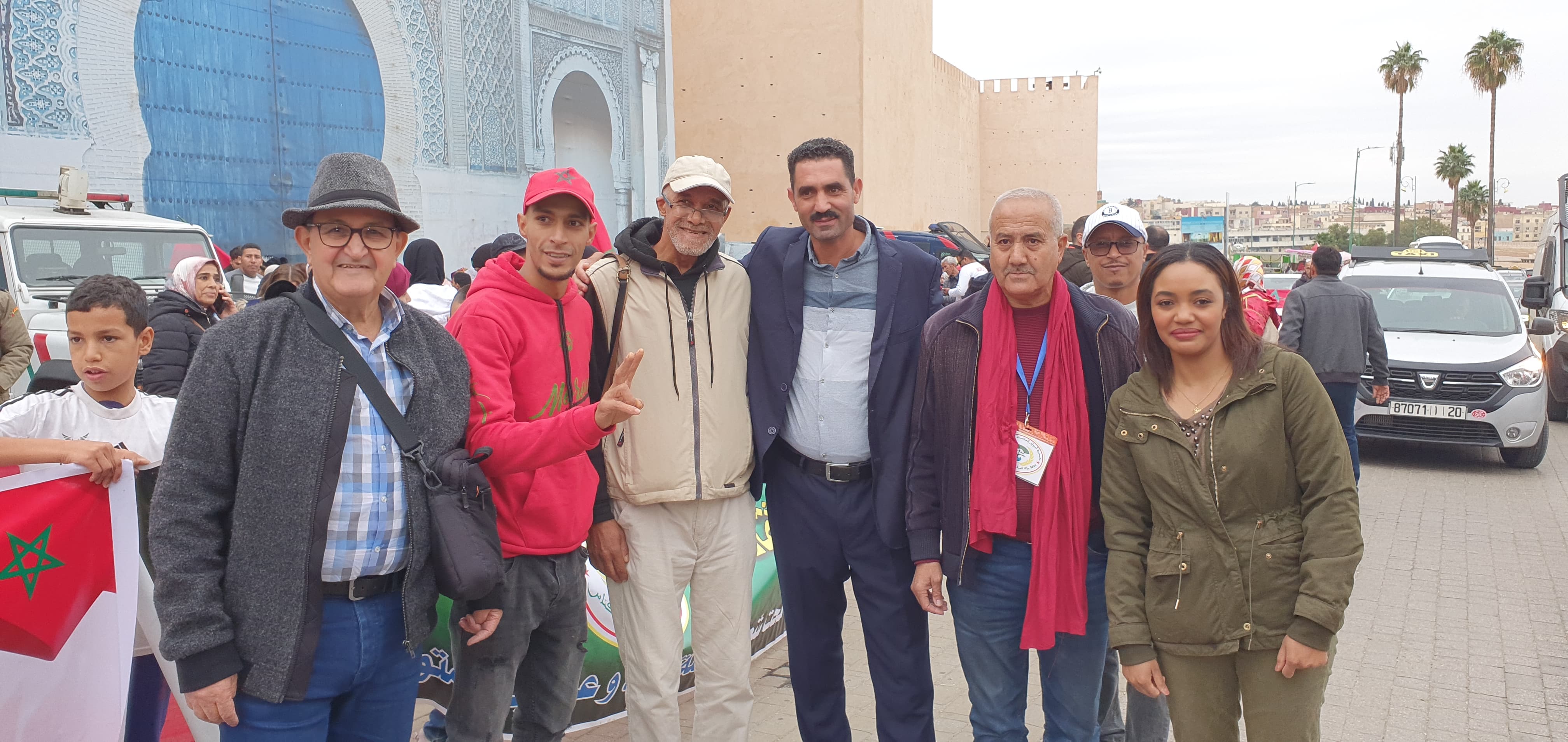 إطارات جمعوية محلية مكناسية، تحتفل بالذكرى 48 للمسيرة الخضراء المظفرة وسط مدينة مكناس . إطارات جمعوية محلية مكناسية، تحتفل بالذكرى 48 للمسيرة الخضراء المظفرة وسط مدينة مكناس .