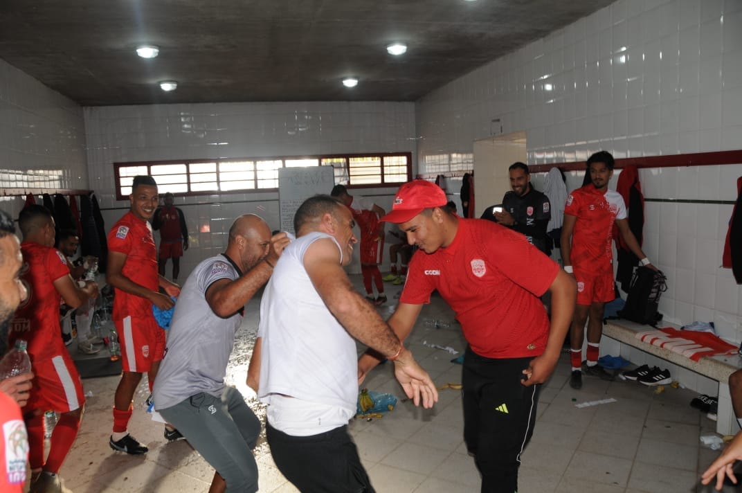 عزيمة الكوديم تسقط مقولة مزيانة لكوكب داخل أرضية الملعب الشرفي