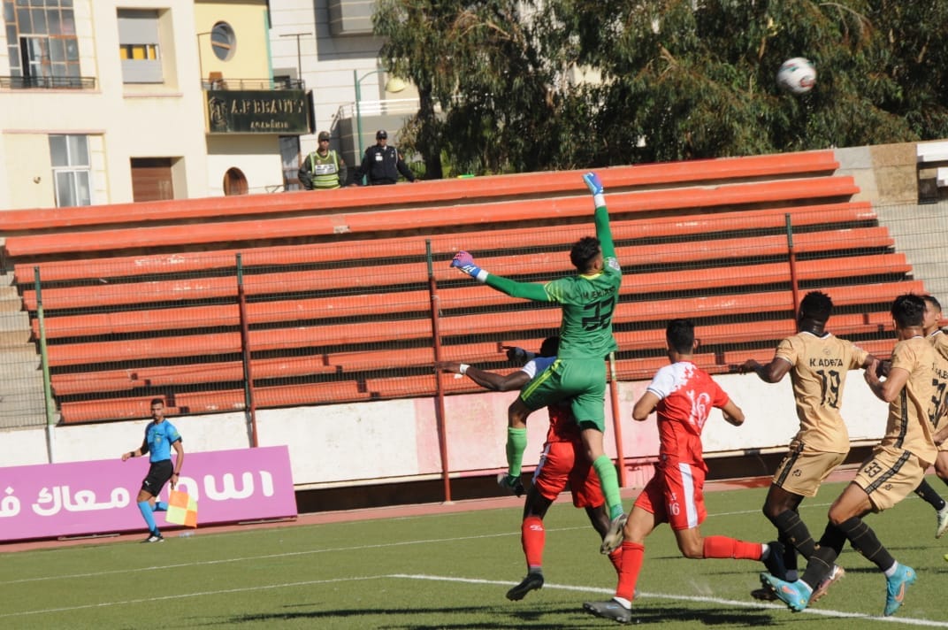 عزيمة الكوديم تسقط مقولة مزيانة لكوكب داخل أرضية الملعب الشرفي