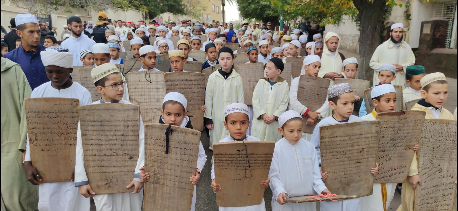 السيد عبدالغني الصبار عامل عمالة مكناس يترأس مراسيم صلاة الاستسقاء بمسجد ” محمد السادس بالمنظر الجميل