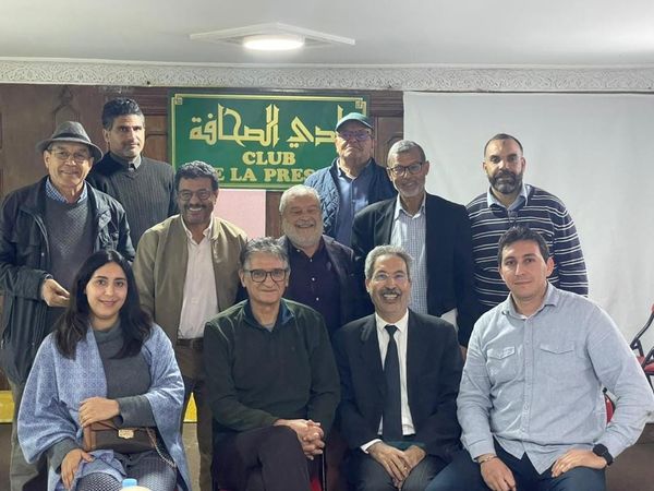 توقيع اتفاقية شراكة وتعاون بين نادي الصحافة بالمغرب ونادي الصحراء للصحافة والتواصل. توقيع اتفاقية شراكة وتعاون بين نادي الصحافة بالمغرب ونادي الصحراء للصحافة والتواصل.