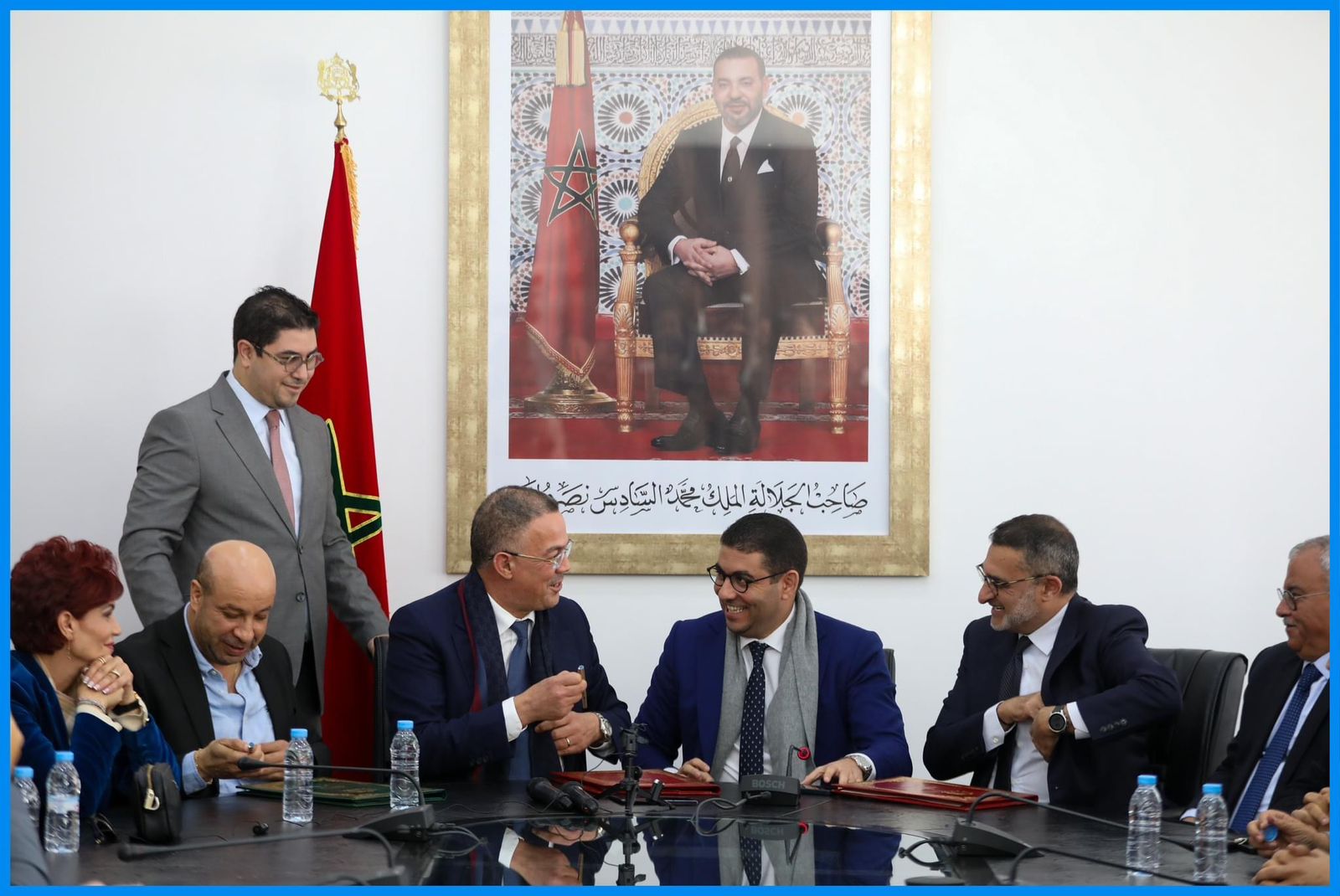 اتفاقية شراكة بين اللجنة الوطنية الأولمبية المغربية والجامعة الملكية المغربية لكرة القدم والجمعية الوطنية للإعلام والناشرين.