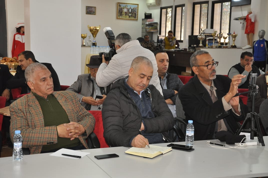 لقاء تفاعلي وتواصلي لمكتب الكوديم في أفق بداية جولات الذهاب من البطولة الاحترافية الثانية. لقاء تفاعلي وتواصلي لمكتب الكوديم في أفق بداية جولات الذهاب من البطولة الاحترافية الثانية.