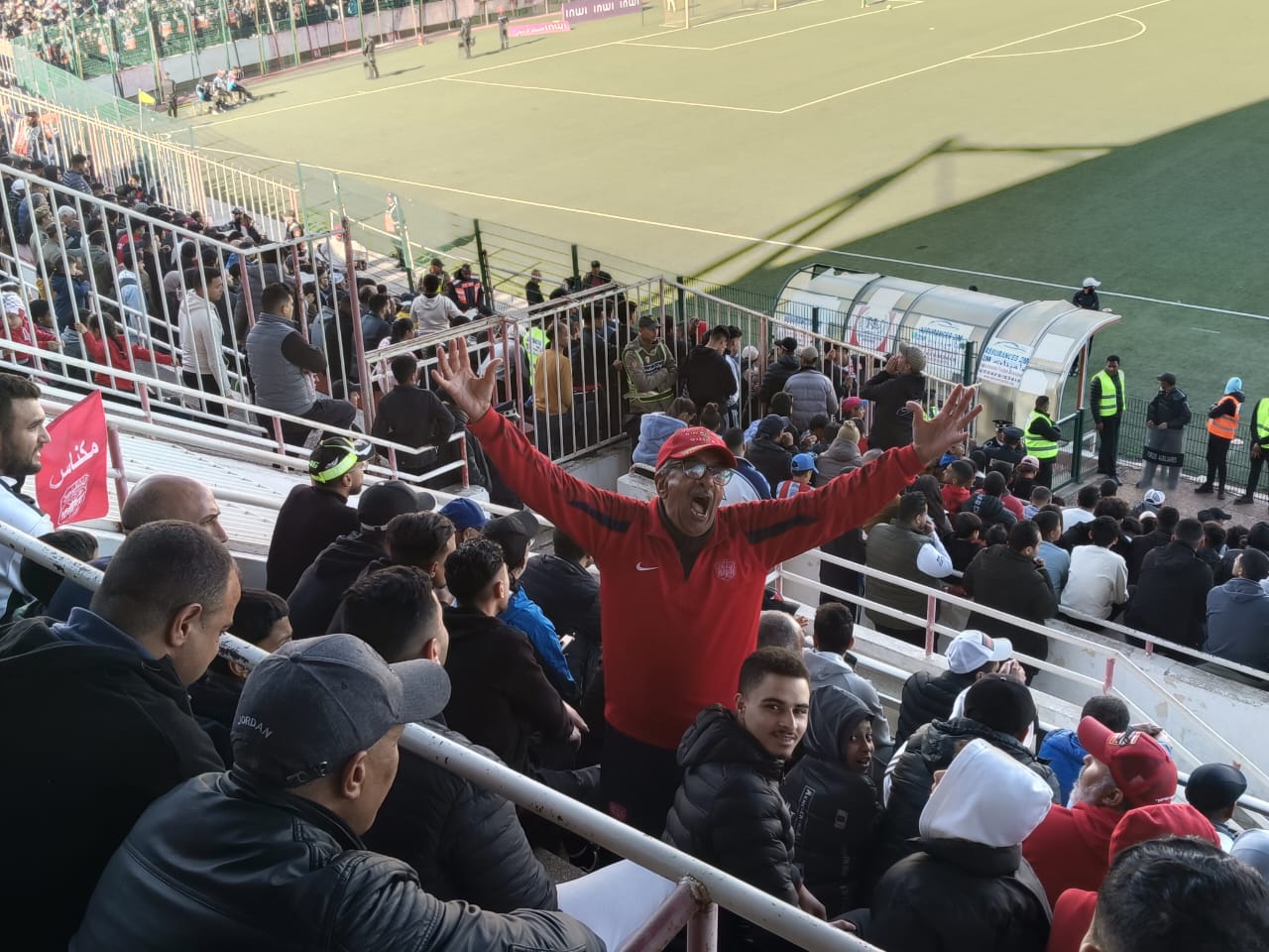 الكوديم يوسع الفارق عن كوكبة المطاردة بأربع نقاط. الكوديم يوسع الفارق عن كوكبة المطاردة بأربع نقاط.