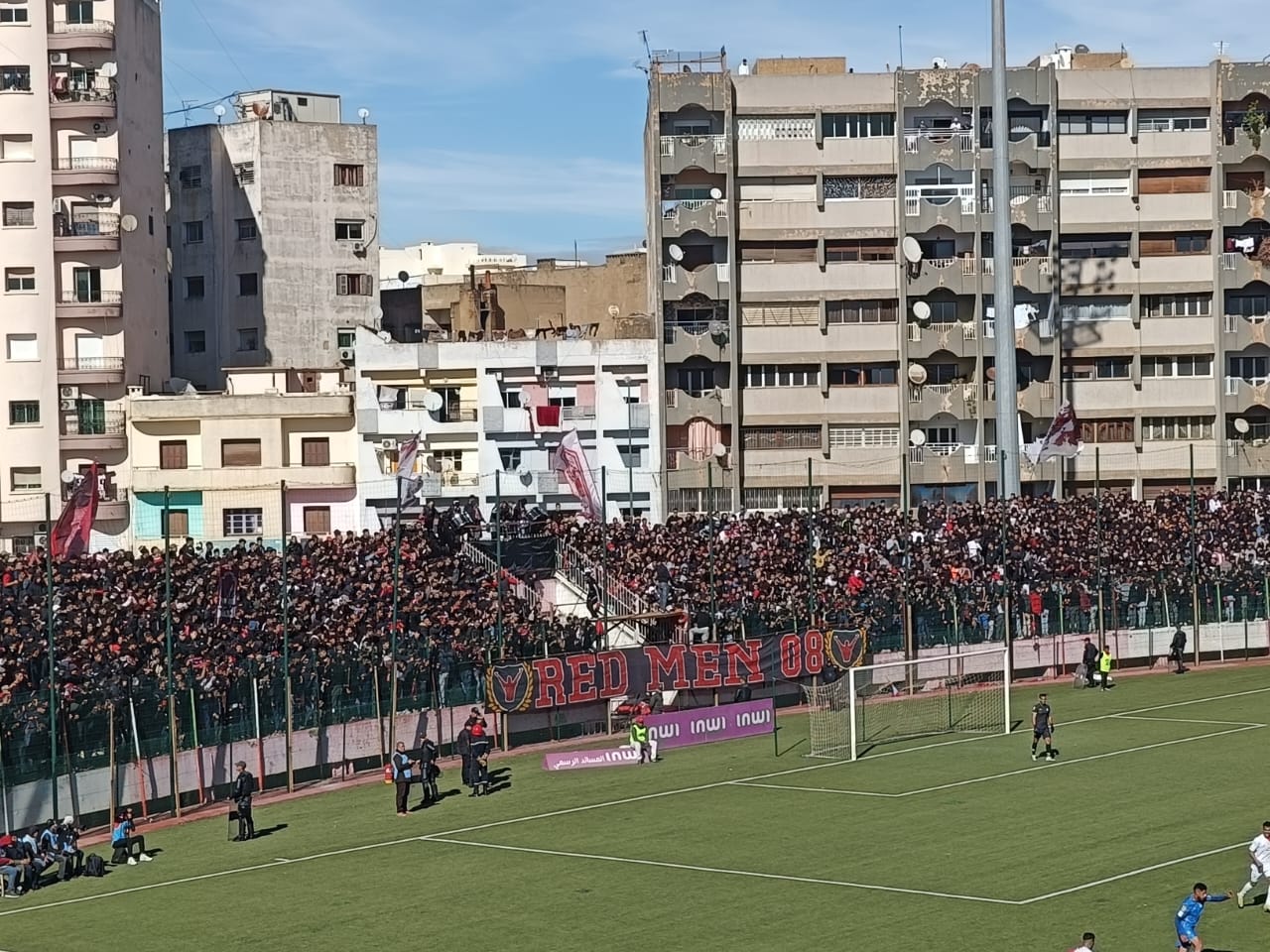 الكوديم يوسع الفارق عن كوكبة المطاردة بأربع نقاط. الكوديم يوسع الفارق عن كوكبة المطاردة بأربع نقاط.