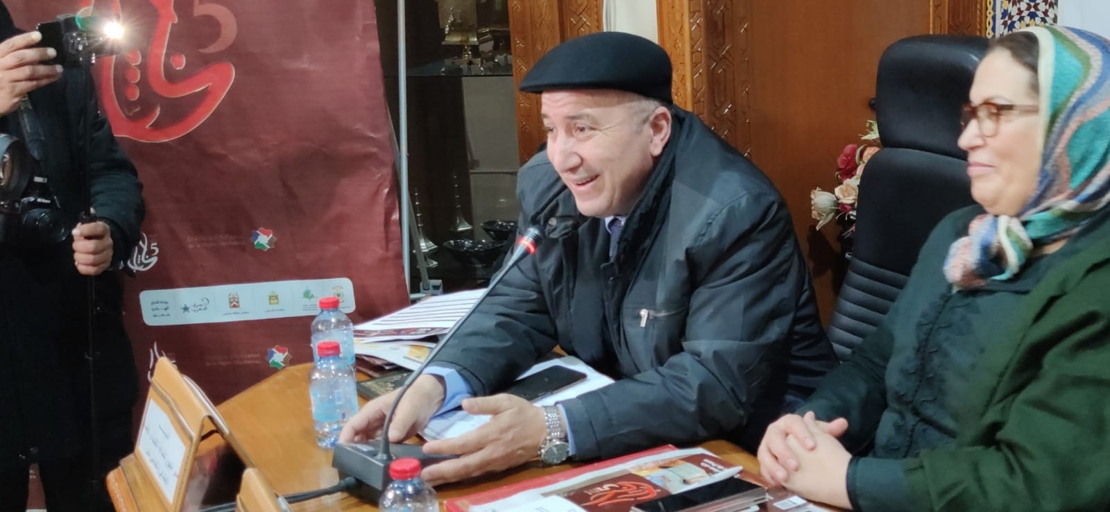 في ندوة صحفية..الدكتور عبدالمالك البوطيين رئيس غرفة الصناعة التقليدية بجهة فاس مكناس يسلط الضوء على مستجدات الدورة الخامسة للمعرض الدولي للخشب الدي ستحتضنه العاصمة الاسماعيلية مكناس من فاتح مارس الى غاية العاشر منه في ندوة صحفية..الدكتور عبدالمالك البوطيين رئيس غرفة الصناعة التقليدية بجهة فاس مكناس يسلط الضوء على مستجدات الدورة الخامسة للمعرض الدولي للخشب الدي ستحتضنه العاصمة الاسماعيلية مكناس من فاتح مارس الى غاية العاشر منه