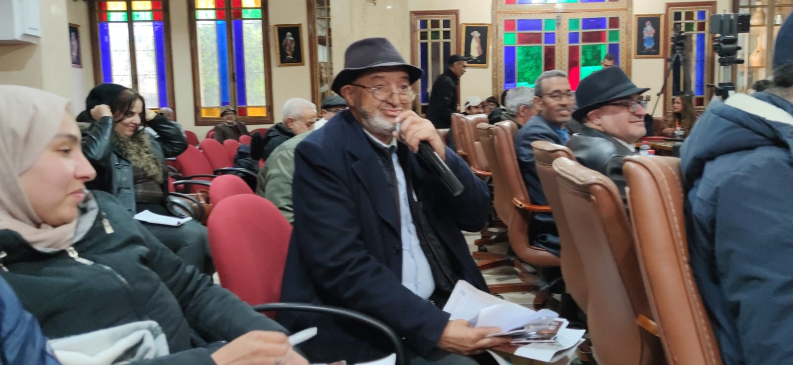 في ندوة صحفية..الدكتور عبدالمالك البوطيين رئيس غرفة الصناعة التقليدية بجهة فاس مكناس يسلط الضوء على مستجدات الدورة الخامسة للمعرض الدولي للخشب الدي ستحتضنه العاصمة الاسماعيلية مكناس من فاتح مارس الى غاية العاشر منه في ندوة صحفية..الدكتور عبدالمالك البوطيين رئيس غرفة الصناعة التقليدية بجهة فاس مكناس يسلط الضوء على مستجدات الدورة الخامسة للمعرض الدولي للخشب الدي ستحتضنه العاصمة الاسماعيلية مكناس من فاتح مارس الى غاية العاشر منه