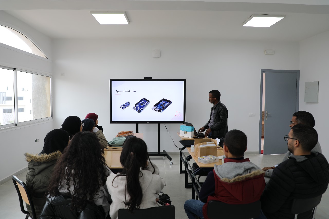 انطلاق نادي ربوتيك في المدرسة العليا للأساتذة بمكناس والقادم أفضل